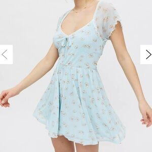 Urban Outfitters UO Alice Mesh Romper Floral‎ Sz M Peasant Prairie Boho Festival